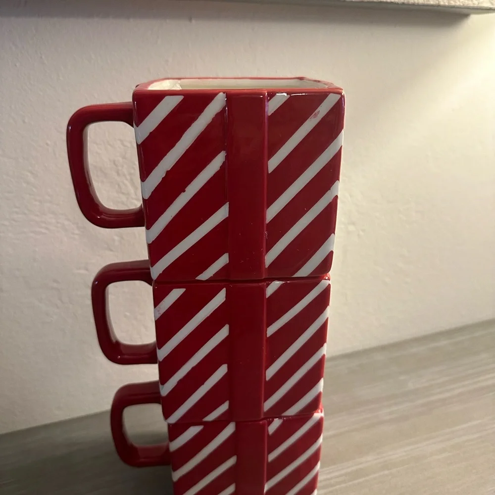 🆕North Spruce Lane Set of 3 Stacking Mugs